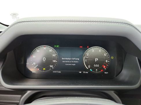 New 2026 Land Rover Defender 110 X-Dynamic SE image 24