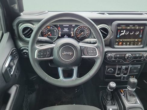 Used 2023 Jeep Wrangler Unlimited Sahara AWD/4WD image 12