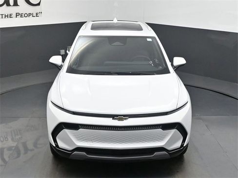 New 2025 Chevrolet Equinox EV LT image 37