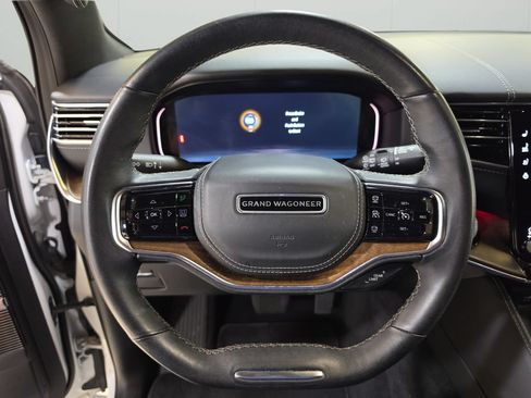 Certified 2023 Jeep Grand Wagoneer L Series II AWD/4WD image 19