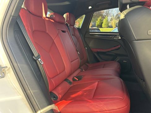 Certified 2025 Porsche Macan image 20