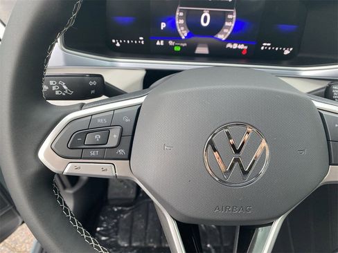 New 2026 Volkswagen Taos SE image 19