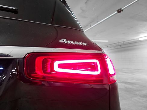 Used 2022 Mercedes-Benz GLS 450 4MATIC image 10