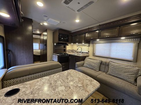 Used 2017 Ford E-450 and Econoline 450 Super Duty w/ Motorhome Prep Package RWD image 3