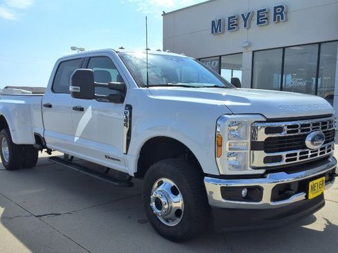 Used 2026 Ford F350 XLT AWD/4WD image 2