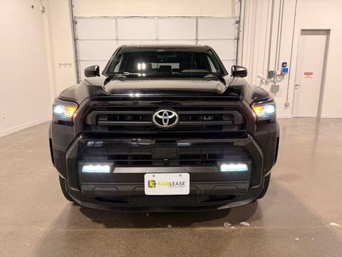 Used 2025 Toyota 4Runner SR5 AWD/4WD image 2