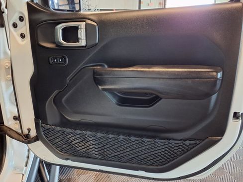Used 2019 Jeep Wrangler Unlimited Sport S AWD/4WD image 9