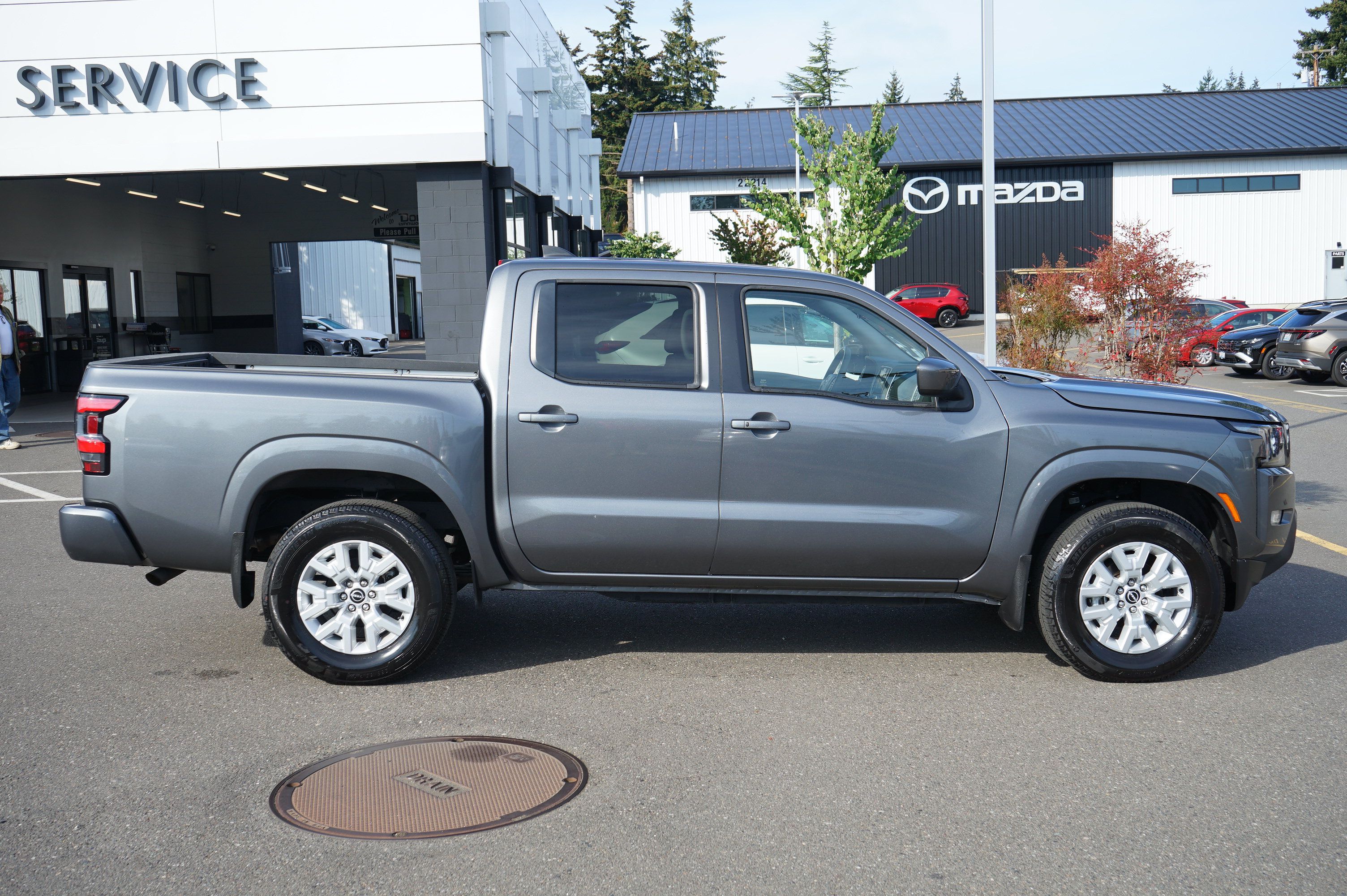 Used 2023 Nissan Frontier SV w/ SV Convenience Package AWD/4WD image 2
