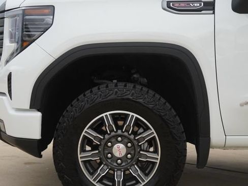 Used 2025 GMC Sierra 1500 AT4 AWD/4WD image 5