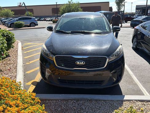 Used 2019 Kia Sorento L FWD image 2