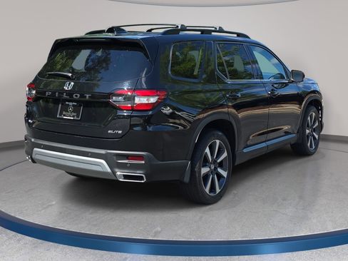 Used 2023 Honda Pilot Elite image 5