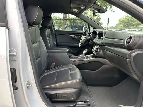 Used 2019 Chevrolet Blazer Premier w/ Driver Confidence II Package FWD image 9