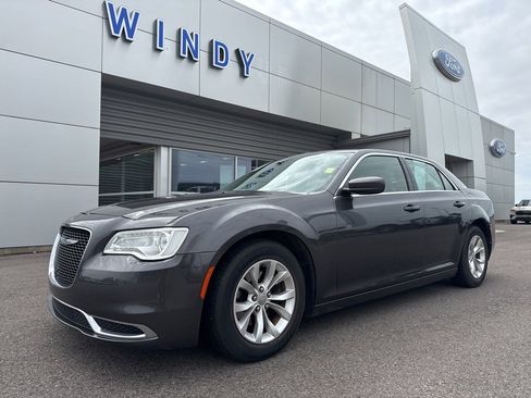 Used 2015 Chrysler 300 Limited image 1