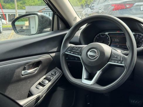 Used 2024 Nissan Sentra SV FWD image 14