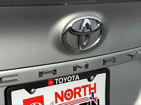 Used 2022 Toyota Camry SE FWD image 30
