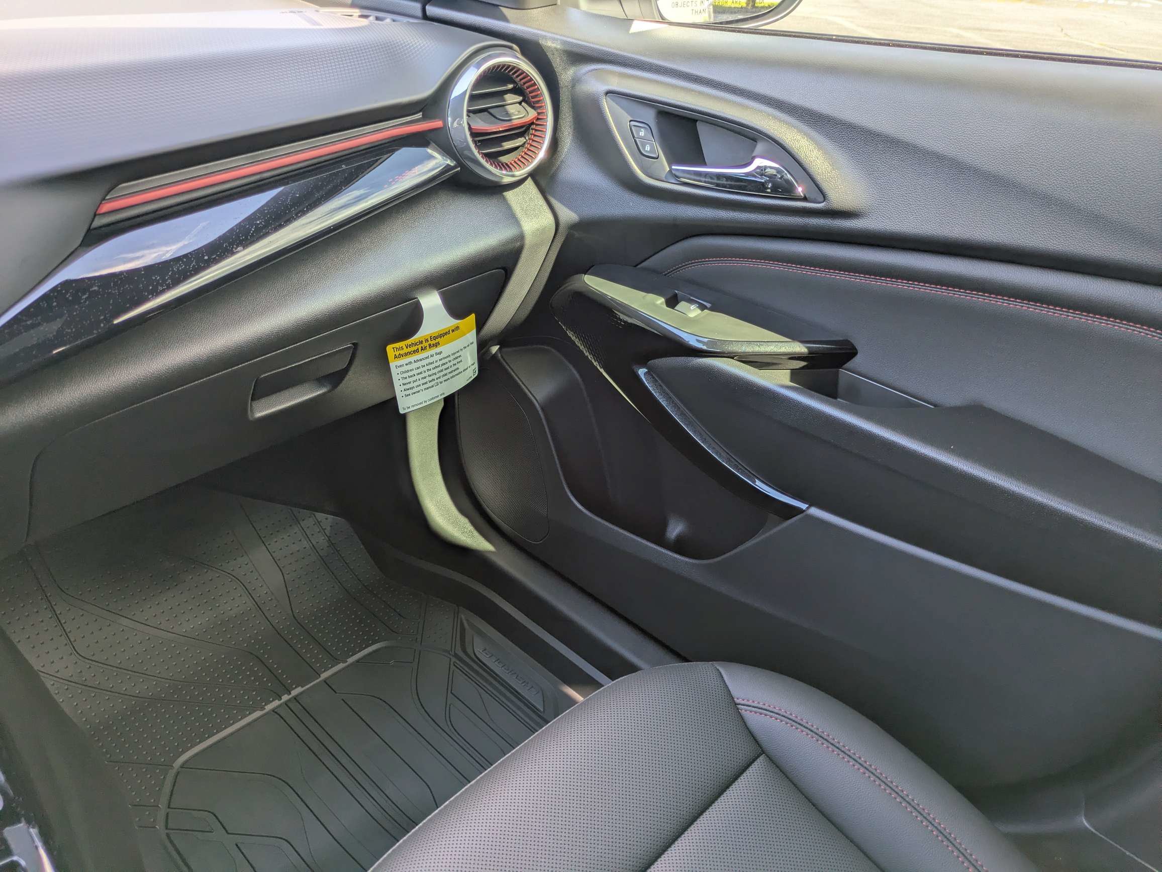 New 2026 Chevrolet Trax RS w/ Sunroof Package FWD image 10