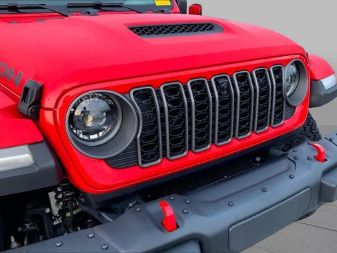 Used 2026 Jeep Wrangler Unlimited Rubicon AWD/4WD image 28