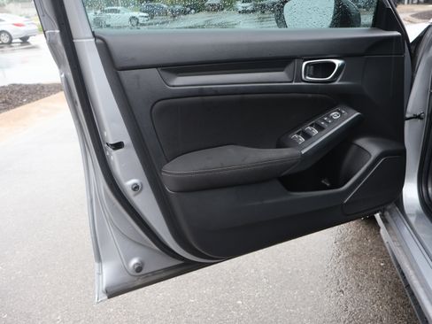 Used 2025 Honda Civic Sport image 32