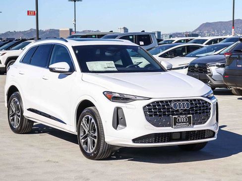 New 2025 Audi Q5 Premium image 3