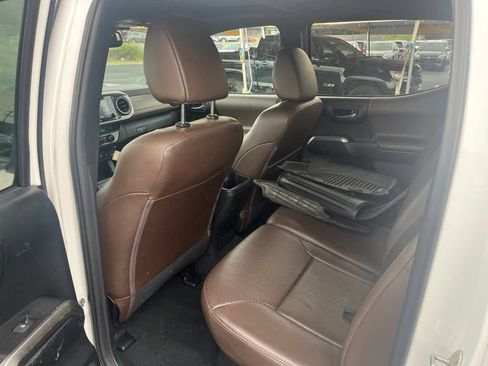 Used 2018 Toyota Tacoma Limited AWD/4WD image 25