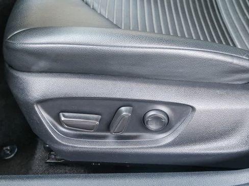 Used 2023 Toyota Camry SE image 20