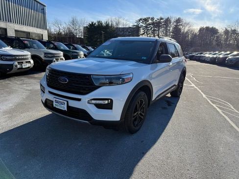Used 2022 Ford Explorer XLT w/ Equipment Group 202A image 14