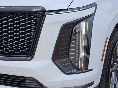 Certified 2026 Cadillac Escalade Sport AWD/4WD image 10
