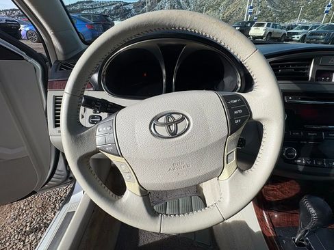 Used 2012 Toyota Avalon image 4