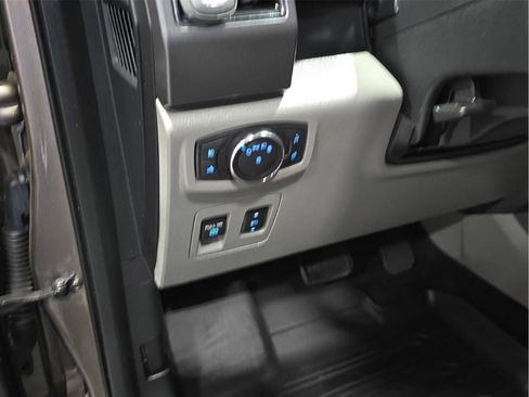 Used 2018 Ford F150 XLT w/ Equipment Group 301A Mid AWD/4WD image 10