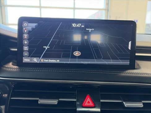 Used 2025 Genesis G70 2.5T image 21