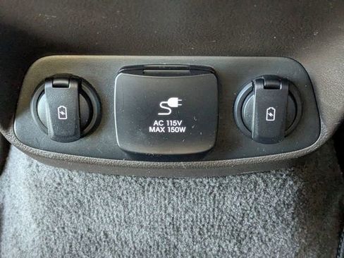 Used 2020 Hyundai Santa Fe Limited image 14