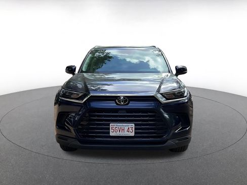 Used 2025 Toyota Grand Highlander FWD image 4