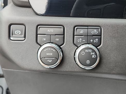 New 2025 GMC Sierra 1500 SLE w/ Preferred Package image 18