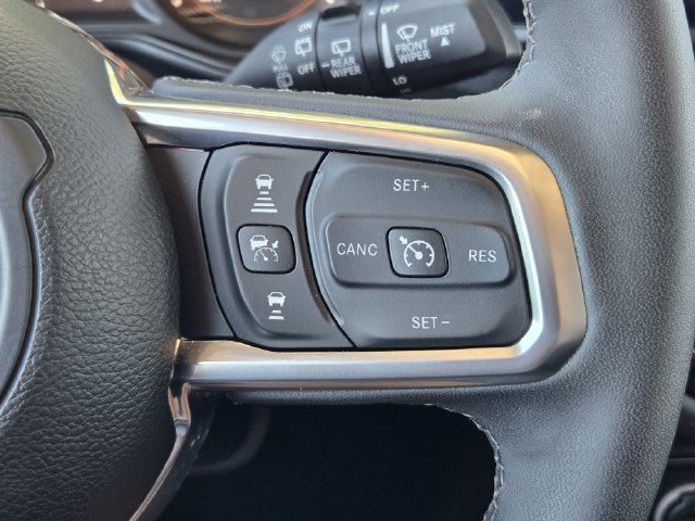 Used 2026 Jeep Wrangler Unlimited Sahara AWD/4WD image 36