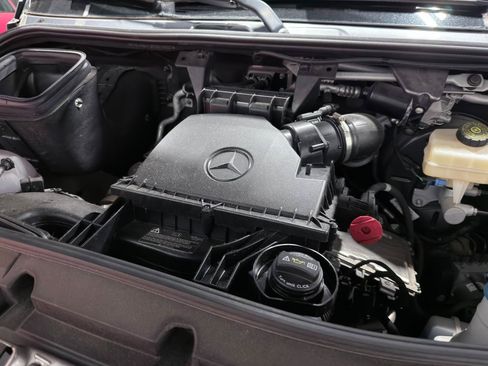 Used 2023 Mercedes-Benz Sprinter 2500 image 37