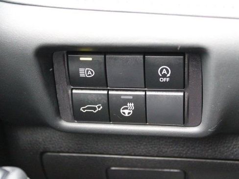 Used 2023 Toyota Highlander Limited image 19