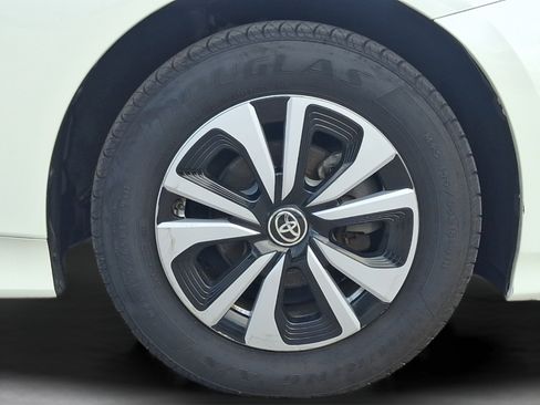 Used 2018 Toyota Prius Prime Premium FWD image 24