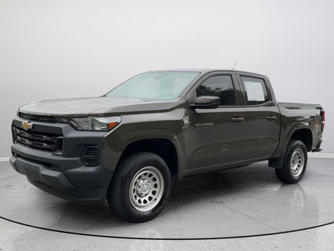 Used 2023 Chevrolet Colorado W/T RWD image 5