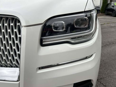 Certified 2023 Lincoln Navigator Reserve AWD/4WD image 11