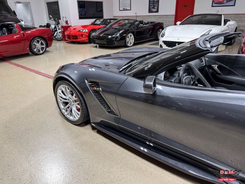 Used 2017 Chevrolet Corvette Z06 Coupe w/ 3LZ RWD image 38