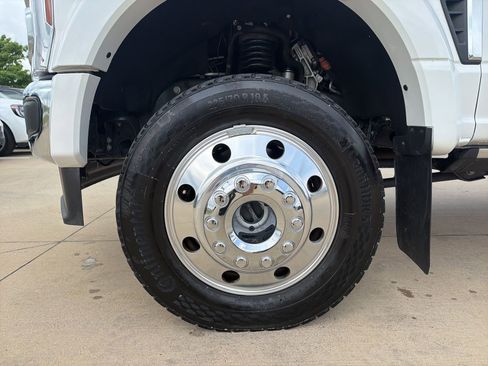 Used 2025 Ford F450 King Ranch w/ Chrome Package image 9
