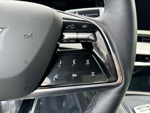 Used 2025 Cadillac Optiq Sport 2 image 18