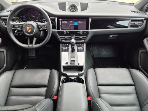 Certified 2026 Porsche Macan AWD/4WD image 22