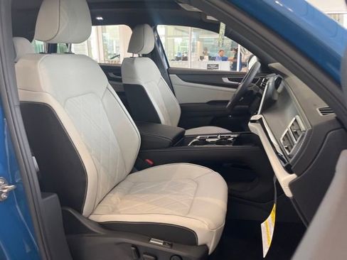 New 2025 Volkswagen Atlas Cross Sport SEL Premium R-Line image 29