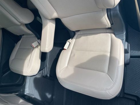 Used 2023 Ford Explorer Limited w/ Limited Technology Package RWD image 36
