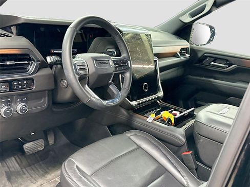 Used 2025 GMC Yukon Denali w/ LPO, Floor Liner Package AWD/4WD image 7
