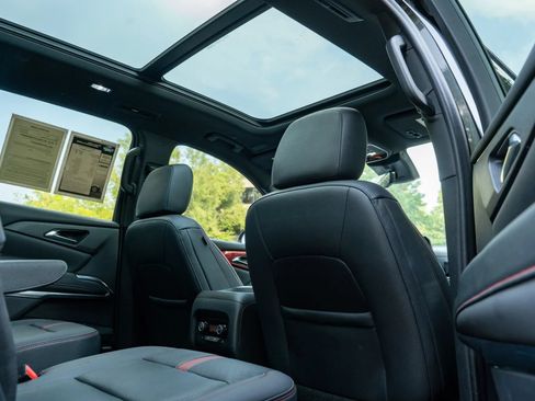 Used 2024 Chevrolet Traverse RS w/ LPO, Floor Liner Package FWD image 17