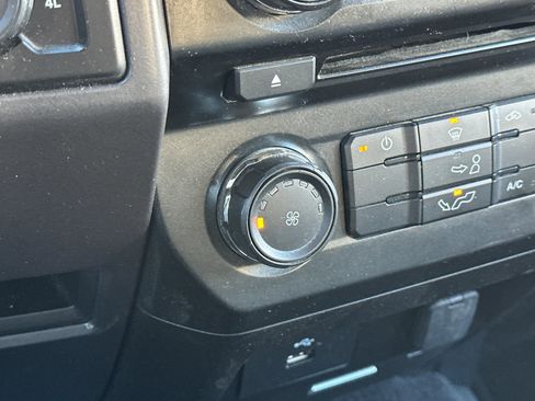 Used 2016 Ford F150 XLT image 27