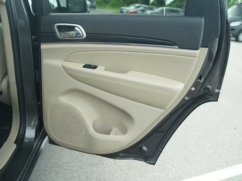 Used 2020 Jeep Grand Cherokee Limited RWD image 24