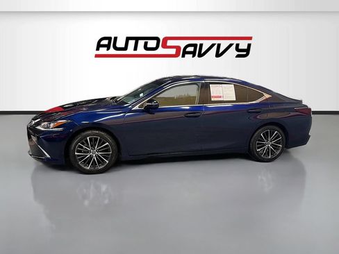 Used 2024 Lexus ES 350 w/ Premium Package FWD image 4